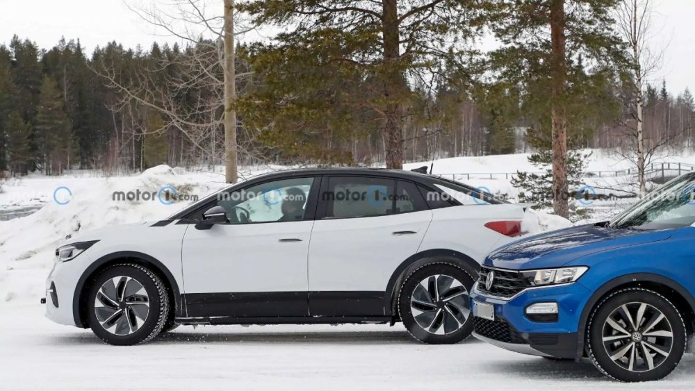 vw-id.5-side-spy-photo.jpg